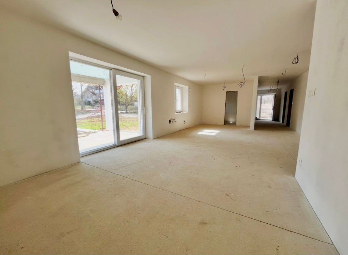 4-izbový rodinný dom s garážou a krásnym výhľadom na Zobor