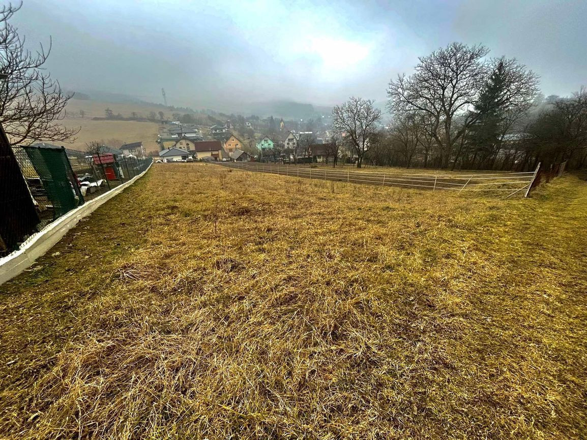 Krásny pozemok v obci Horný moštenec 