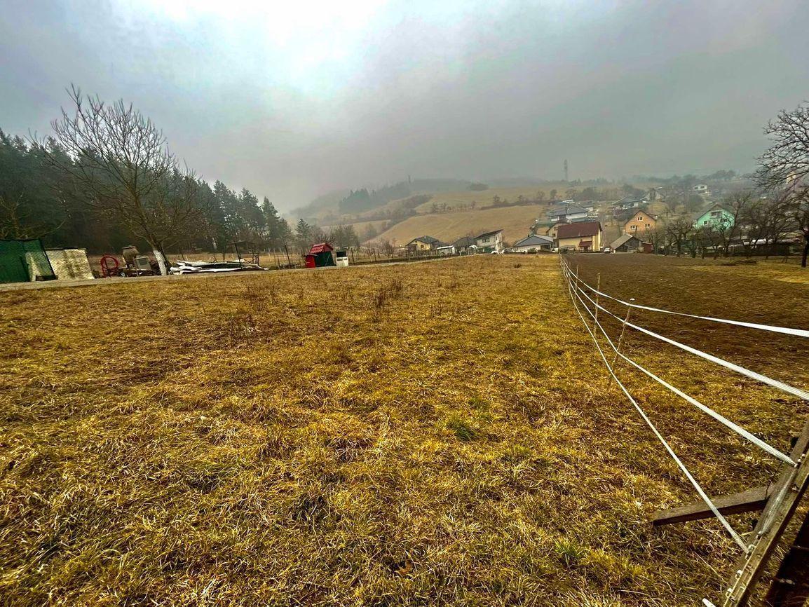 Krásny pozemok v obci Horný moštenec 