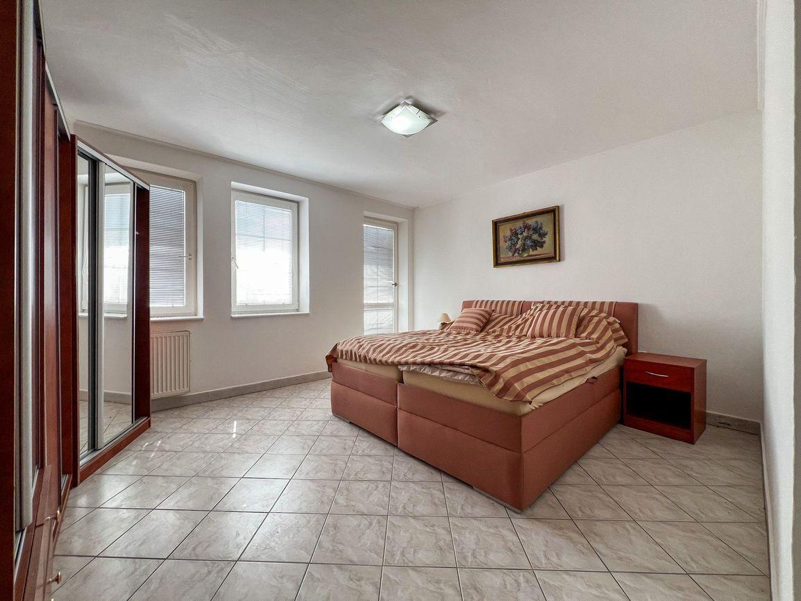 Investičná nehnuteľnosť | Penzión s kompletným zázemím a parkovaním v centre KNM