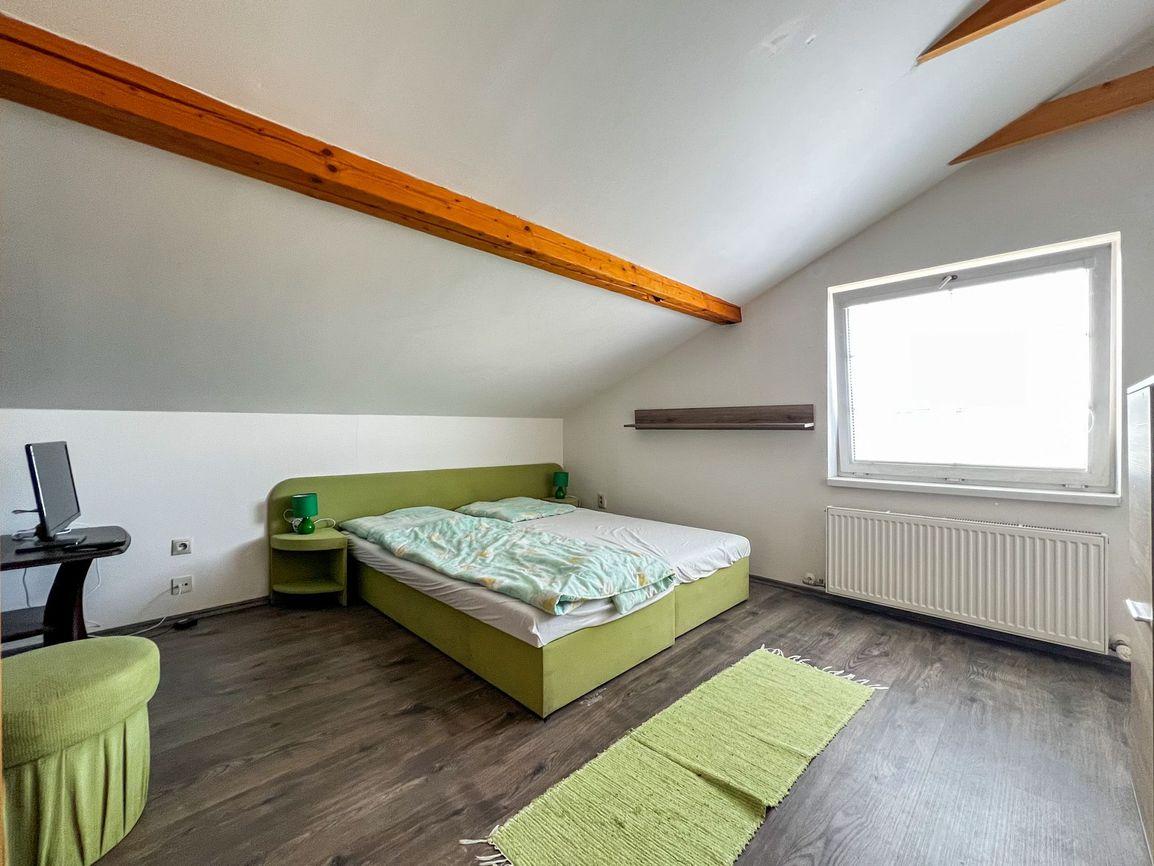 Investičná nehnuteľnosť | Penzión s kompletným zázemím a parkovaním v centre KNM