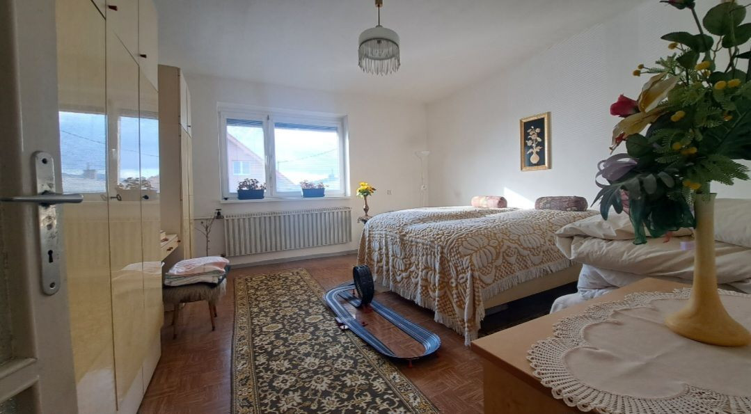 Dvojgeneračná stavba v malebnej obci Trstín