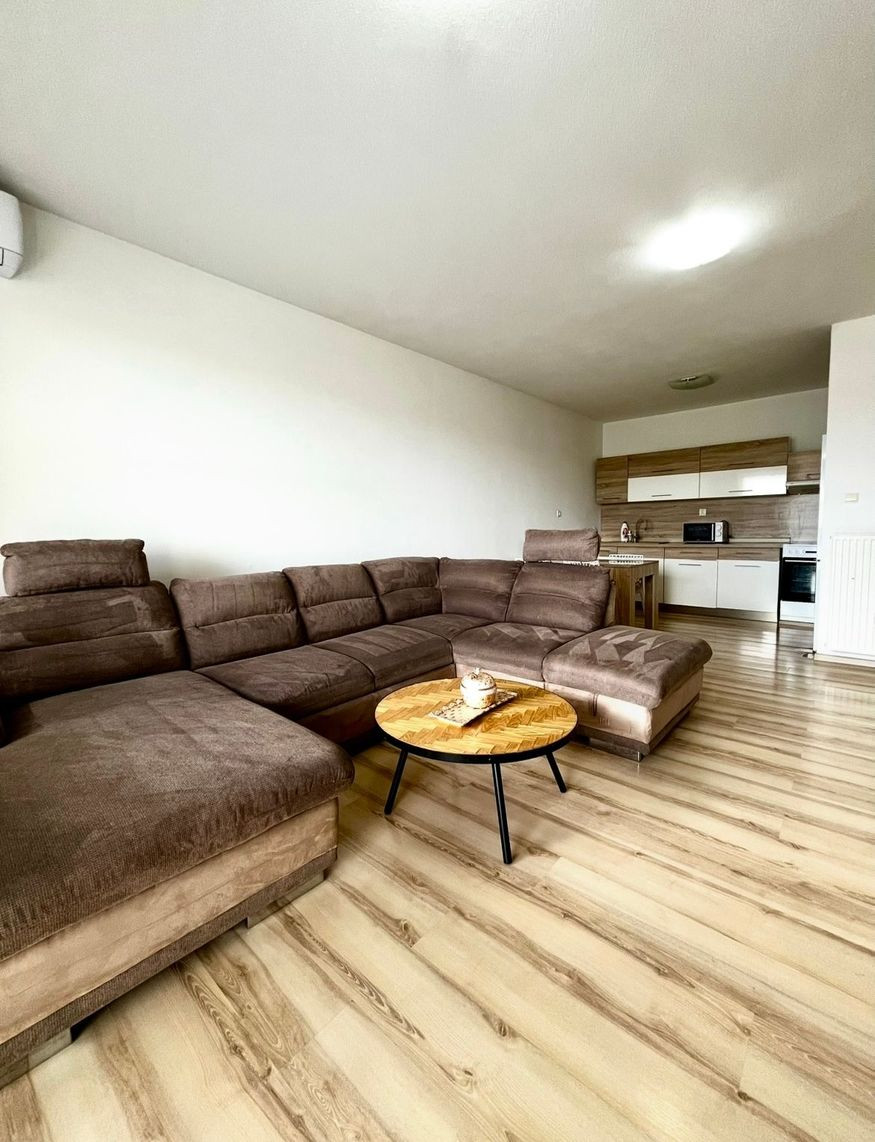 Prenájom | 2-izbový byt na Botanickej ulici