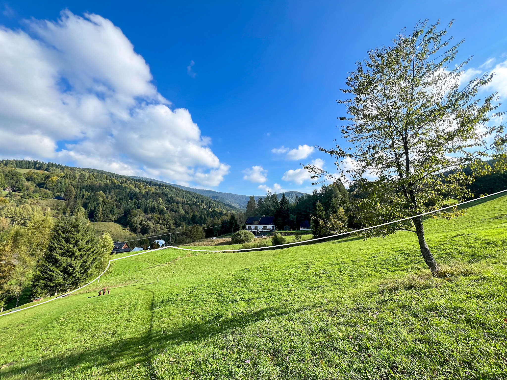 Predaj | Slnečný pozemok 4 912 m² – Zázrivá, Hotel Havrania