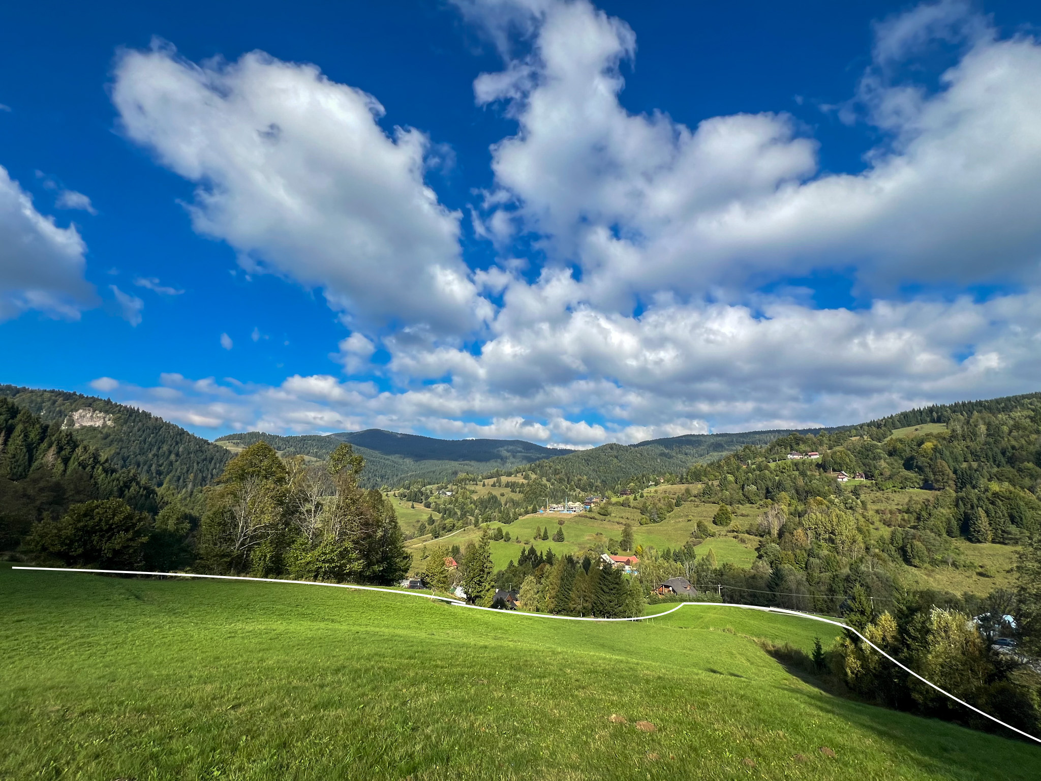 Predaj | Slnečný pozemok 4 912 m² – Zázrivá, Hotel Havrania