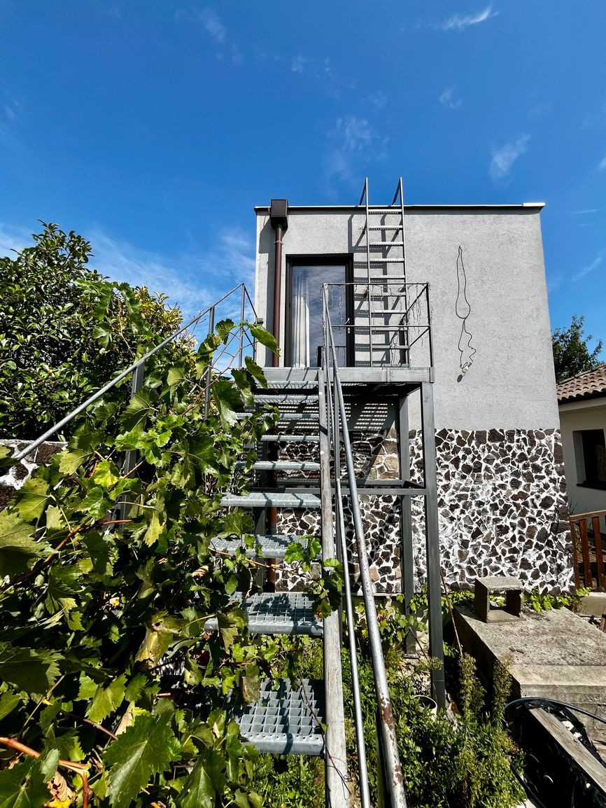 Predaj | Exkluzívny bungalov s fitkom a bazénom