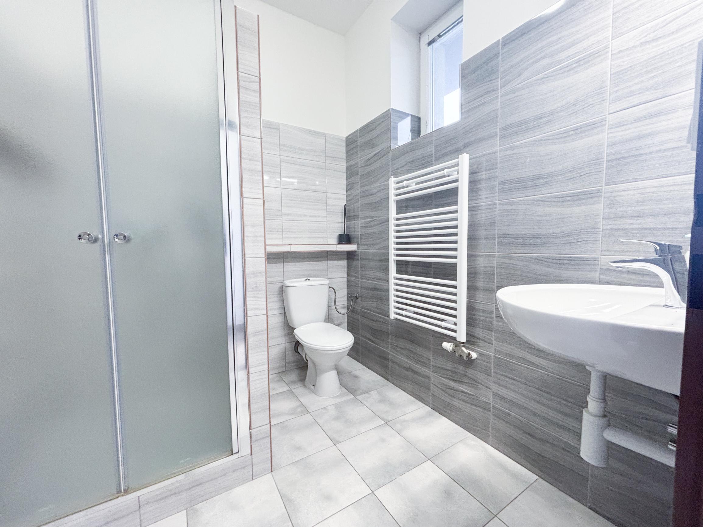 Prenájom | 2-izbovy byt s parkovaním, KNM