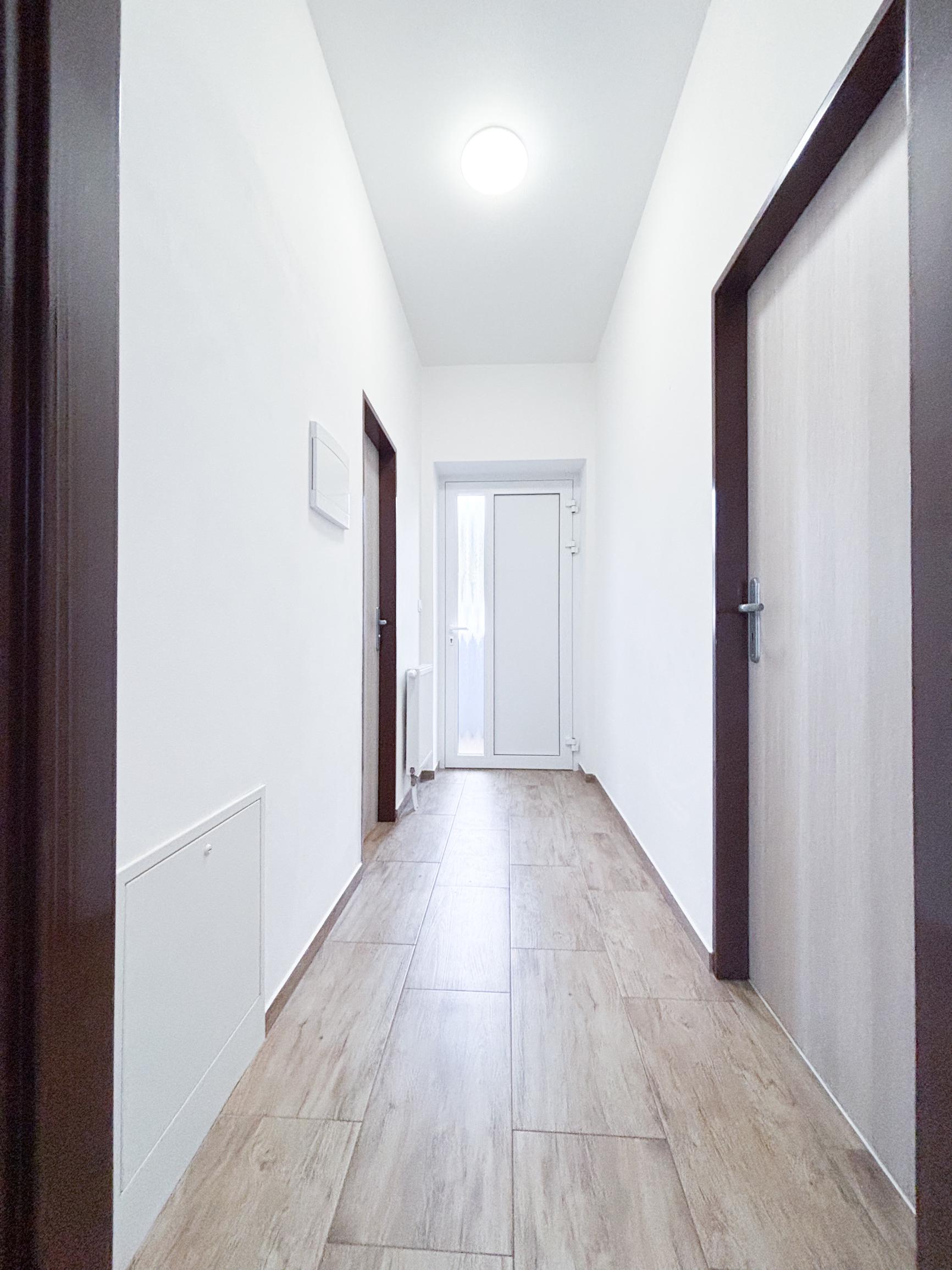 Prenájom | 2-izbovy byt s parkovaním, KNM