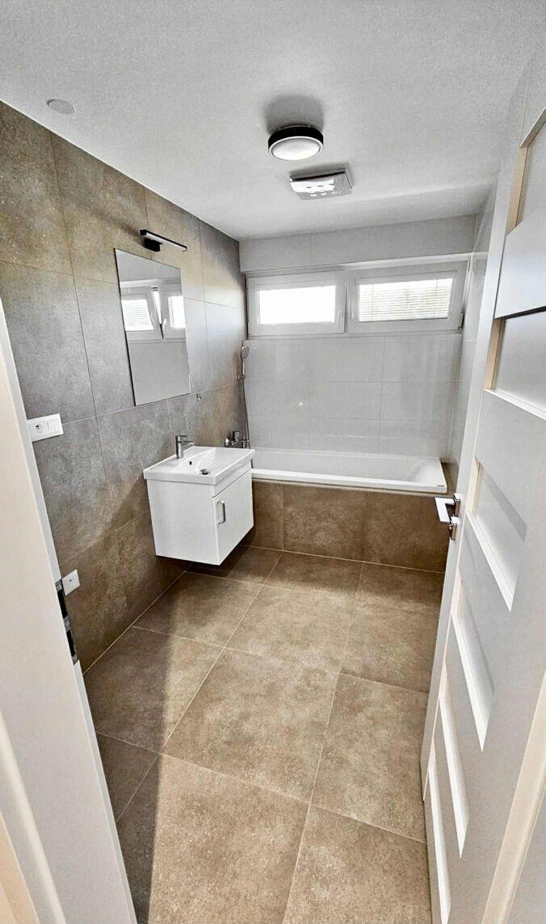 Prenájom | nový zariadený 3-izbový byt s parkovaním, terasou