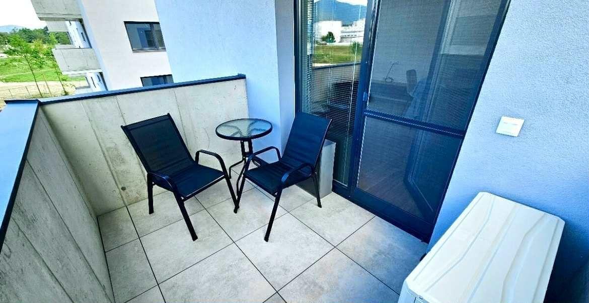 Prenájom | nový zariadený 3-izbový byt s parkovaním, terasou