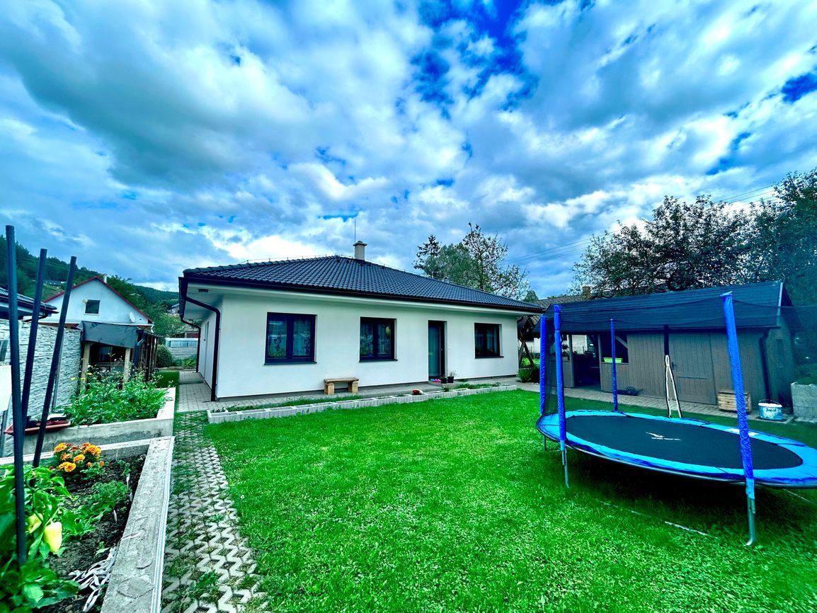 Predaj | krásny 4-izbový rodinný dom v obci Pružina