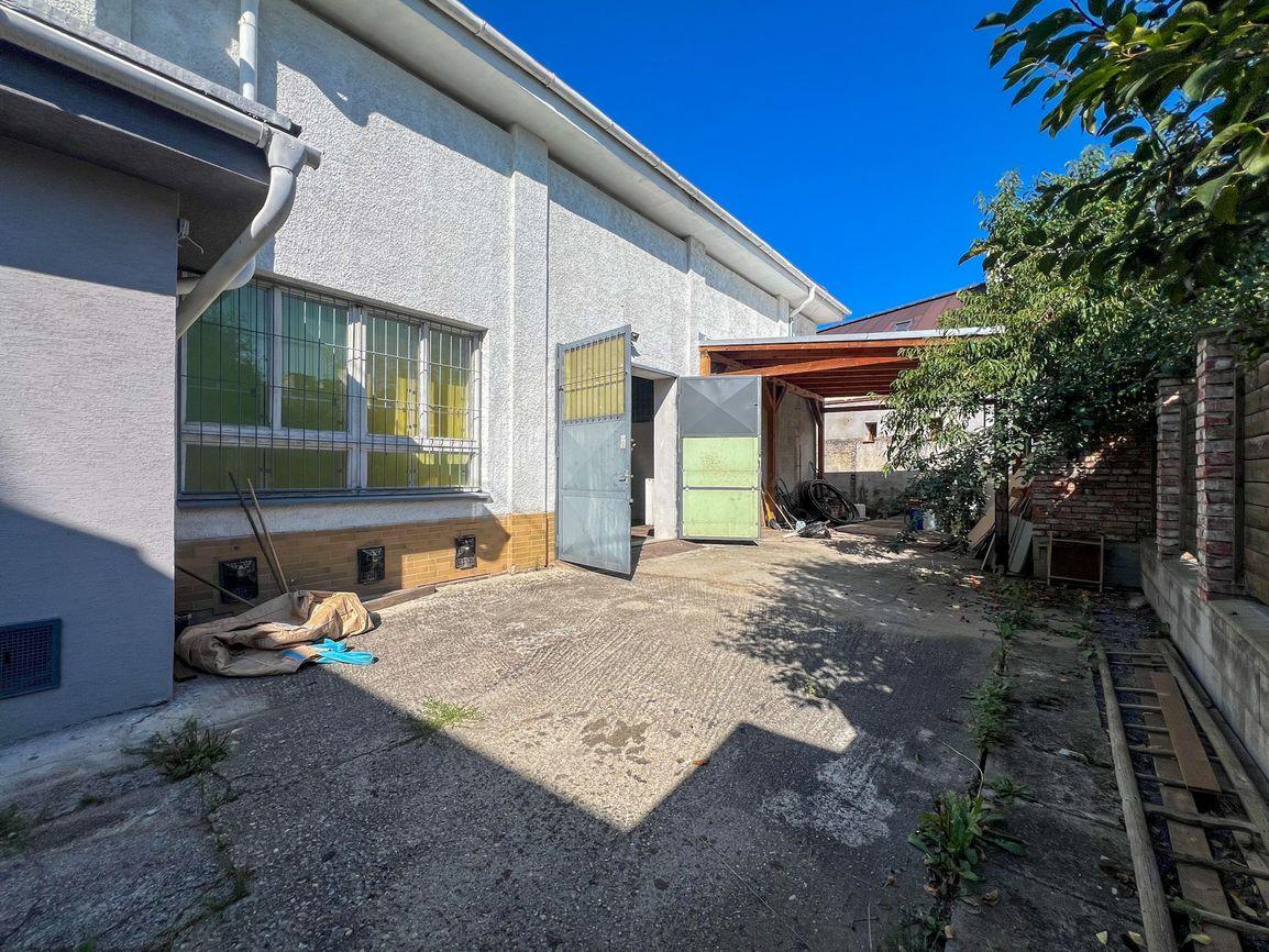 Prenájom | Polyfunčkný objekt 510 m² so skladom, Lietavská Lúčka