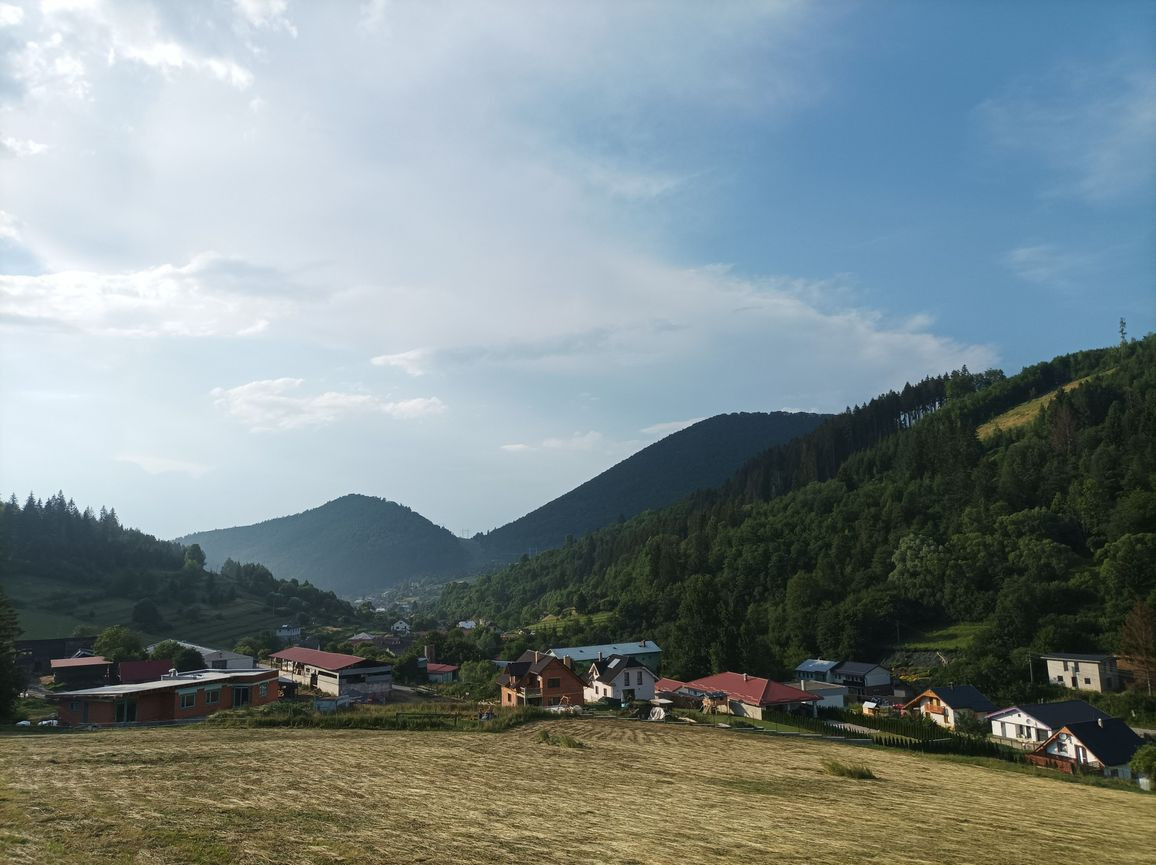 Stavebný pozemok 700 m² – Snežnica, len 8 minút od Žiliny