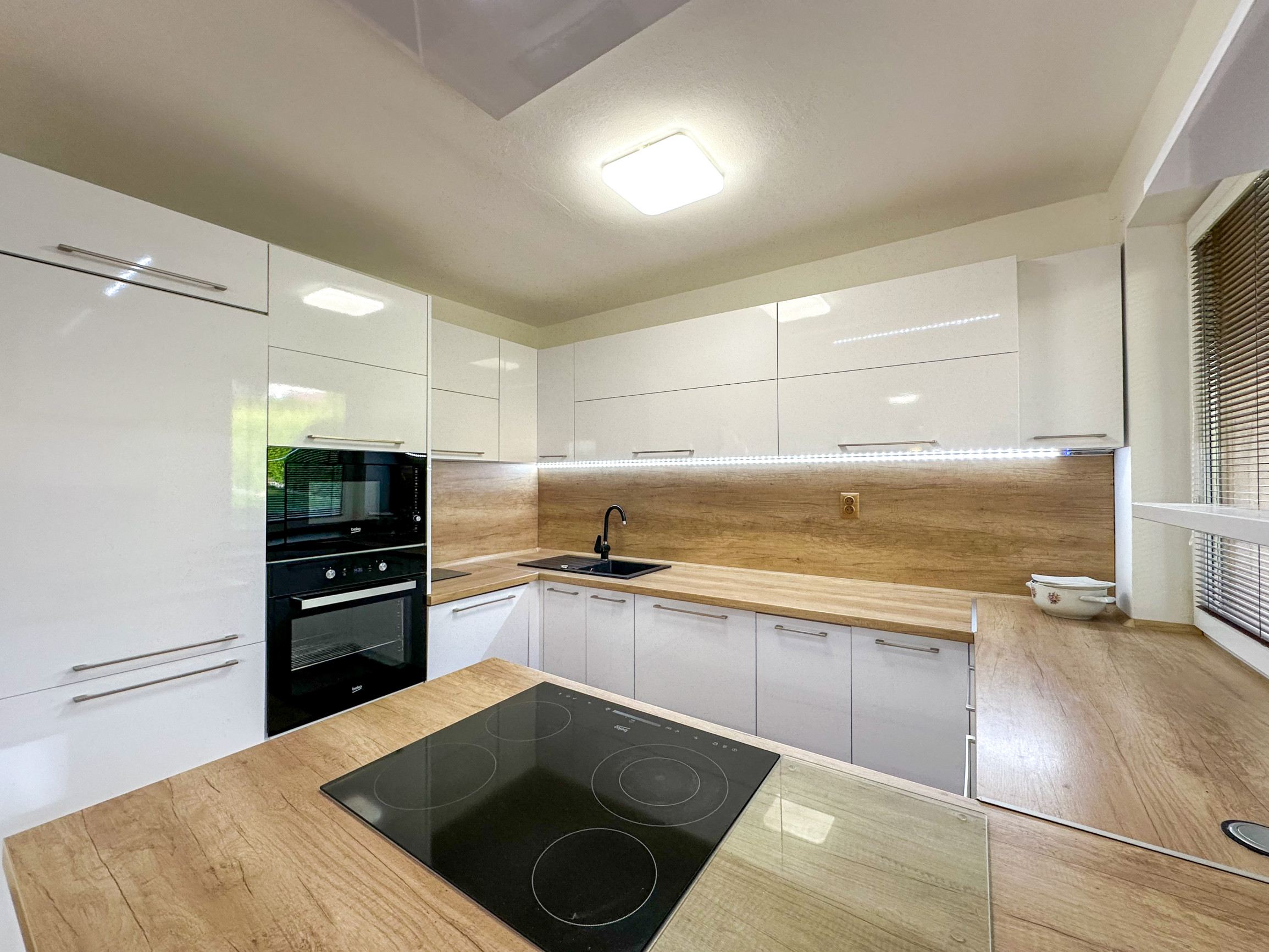 Predaj | Rodinný dom s terasou a záhradou, Čierne