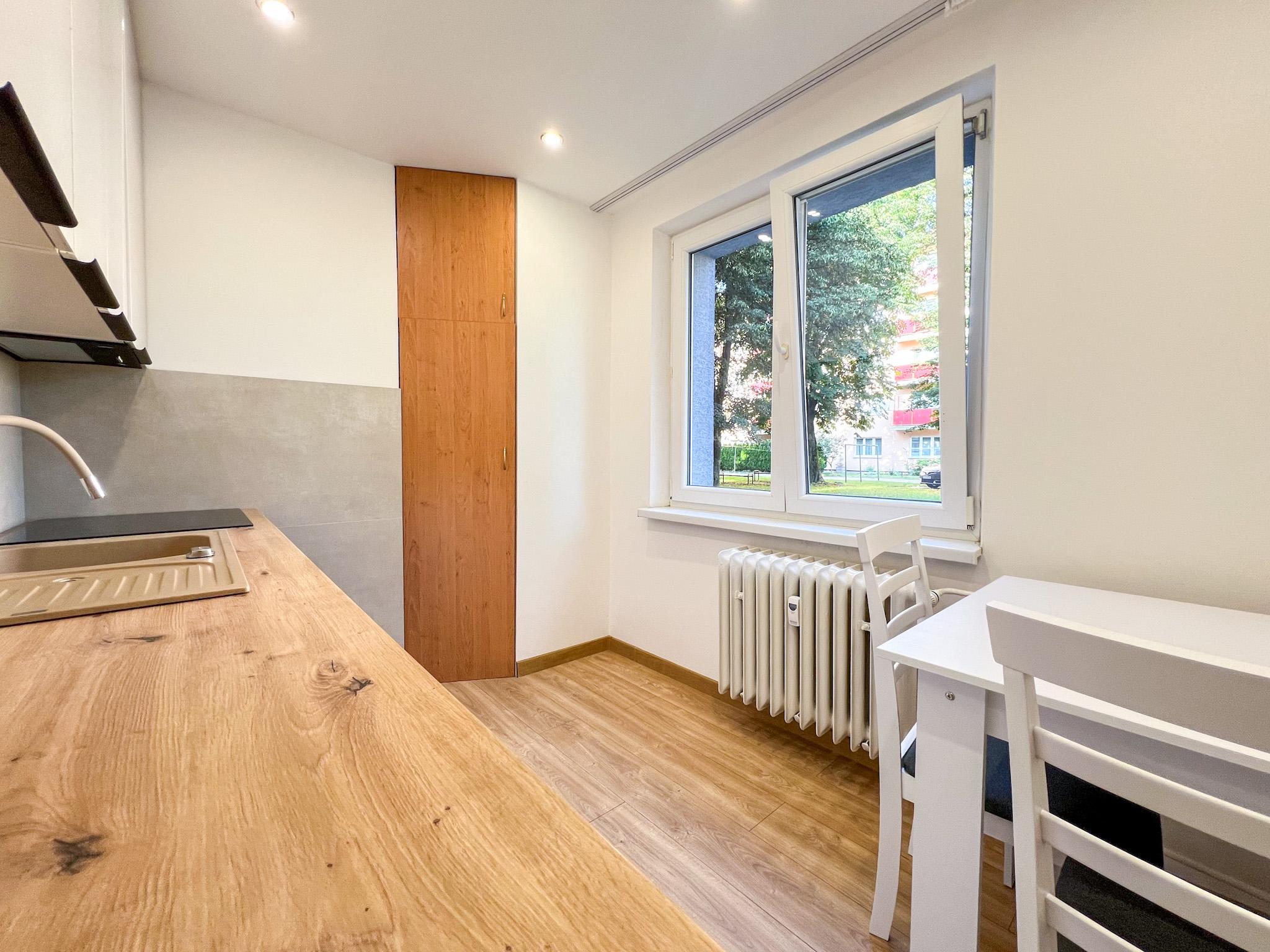 Prenájom | 3-izbový byt na prízemií v centre, KNM