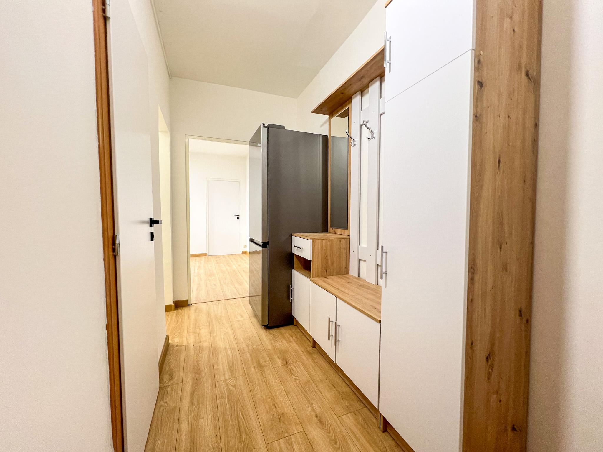 Prenájom | 3-izbový byt na prízemií v centre, KNM