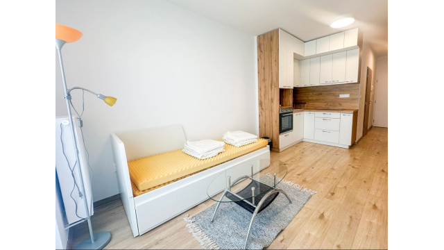 Prenájom | Moderná garsónka so zariadením a balkónom, KNM