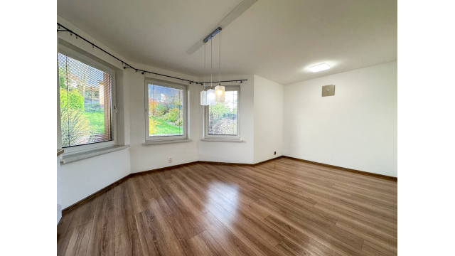 Prenájom | Rodinný dom s terasou a záhradou, Čierne