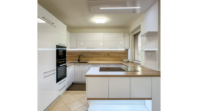 Prenájom | Rodinný dom s terasou a záhradou, Čierne