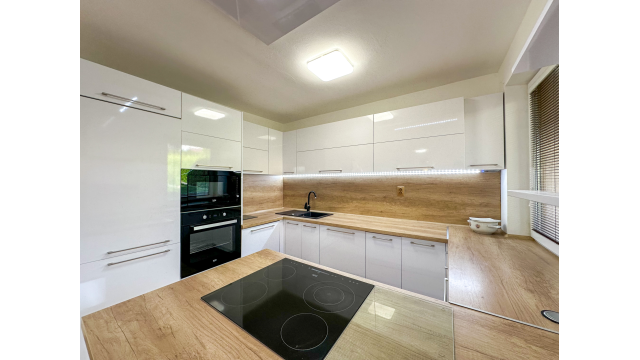 Prenájom | Rodinný dom s terasou a záhradou, Čierne