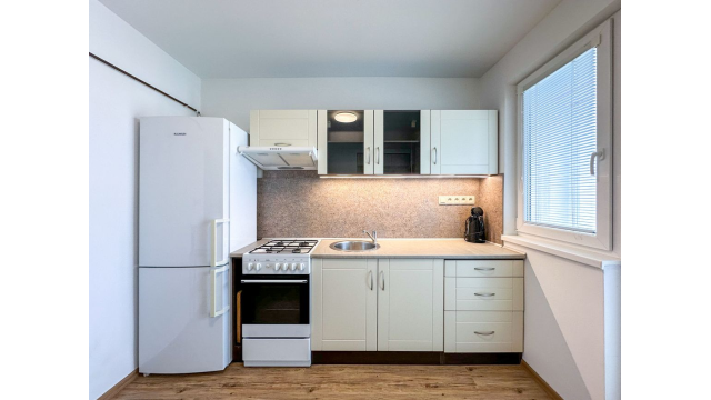 Prenájom | 2-izbový byt po rekonštrukcii s balkónom, Martin - Priekopa