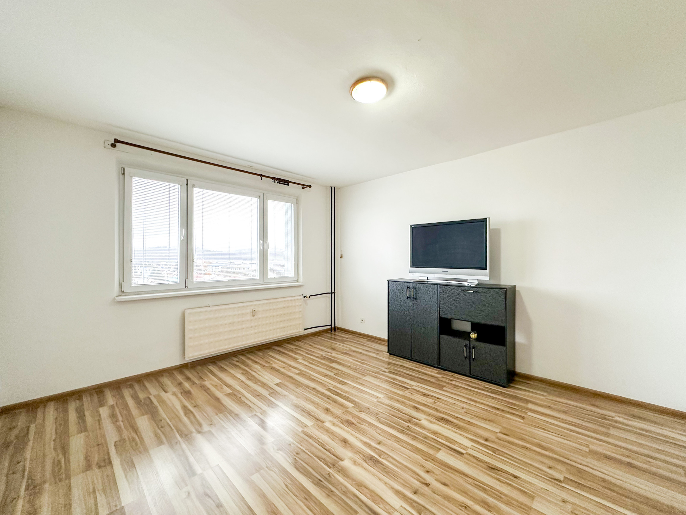 Prenájom | 2-izbový byt po rekonštrukcii v Bytči, Bottova