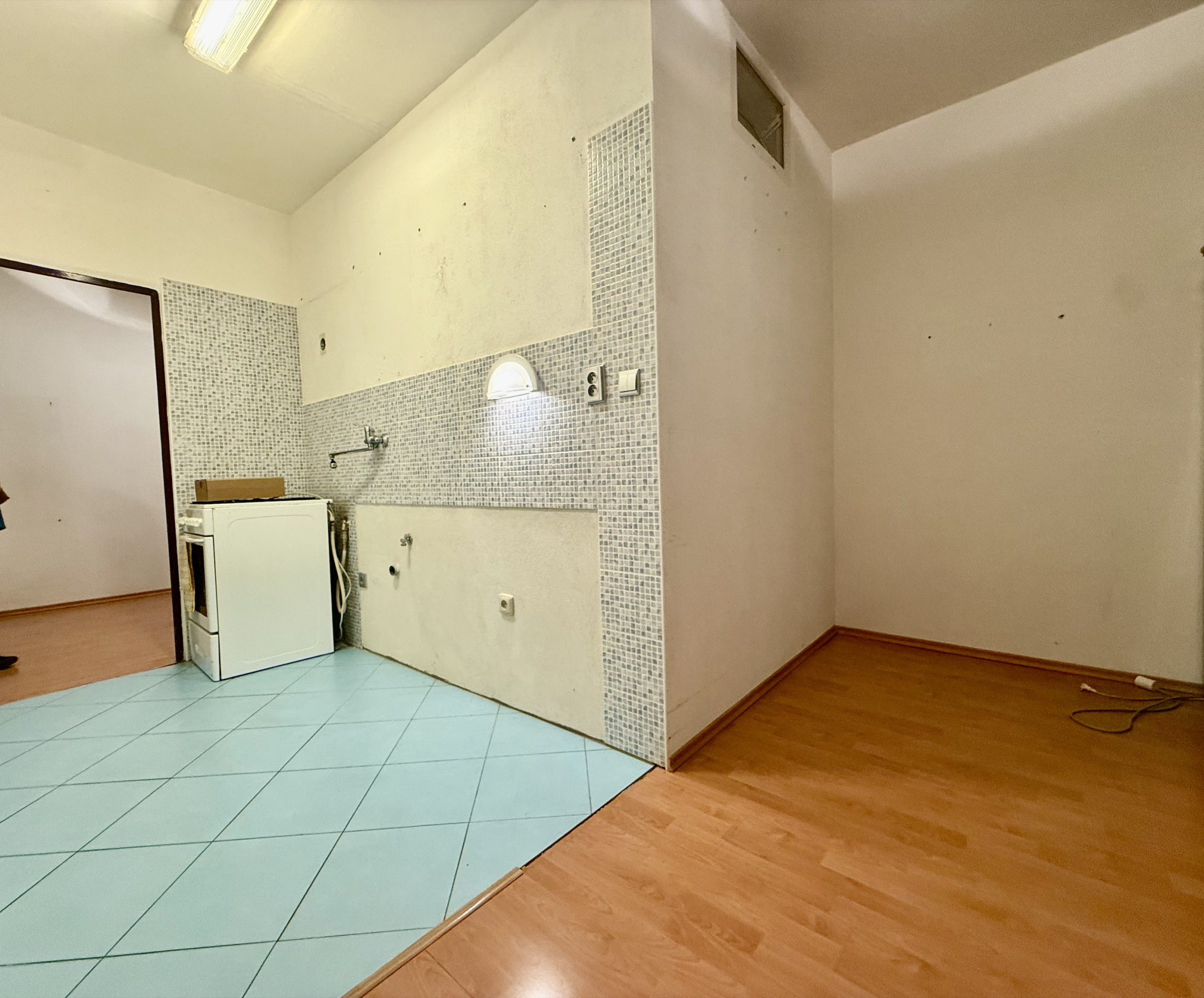 Predaj | 2 izbový byt v pôvodnom stave - Bratislava - Petržalka, Vranovská