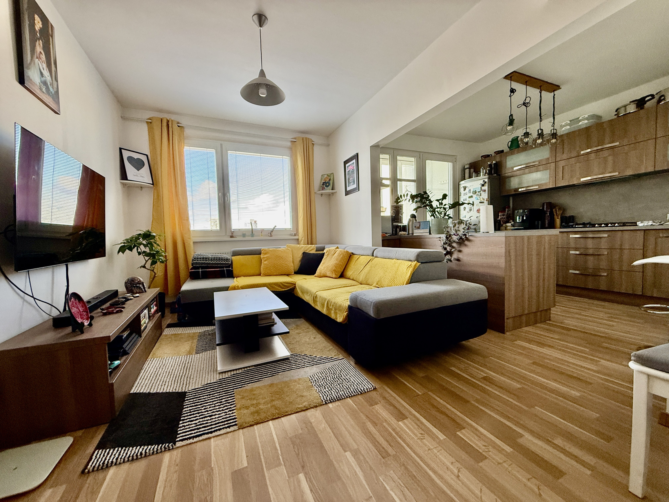 Prenájom 3 izbový byt - Bratislava - Petržalka, Hálova