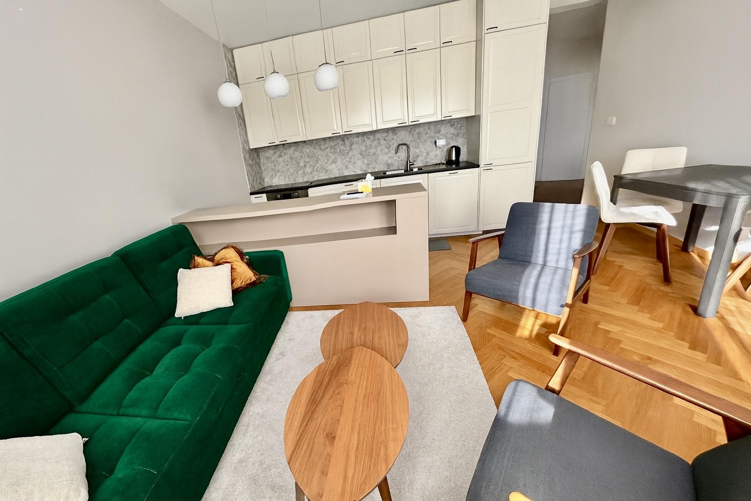 Prenájom 3 izbový byt - Bratislava - Staré Mesto, Dunajská