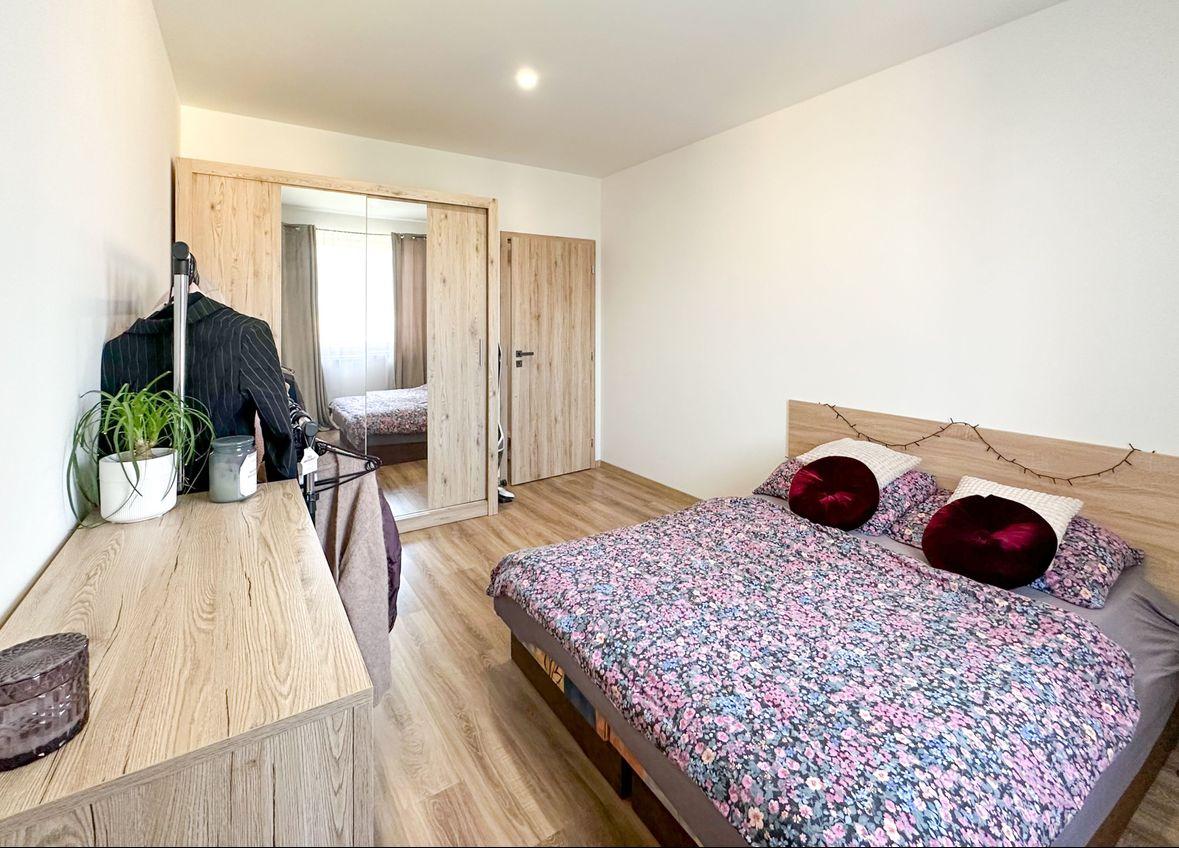 Prenájom | 2-izbový byt so zariadením a balkónom, KNM - Murgašova