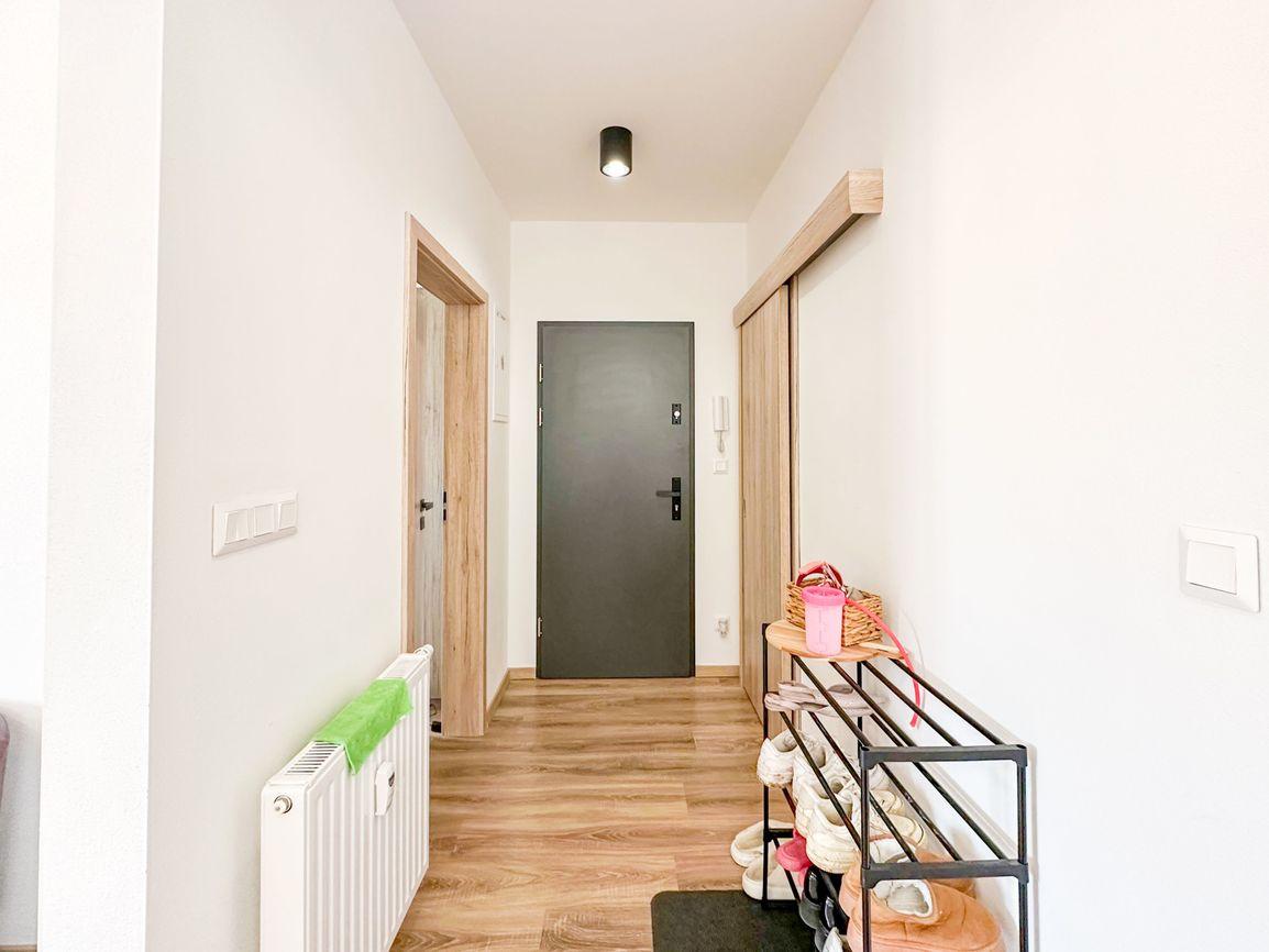 Prenájom | 2-izbový byt so zariadením a balkónom, KNM - Murgašova