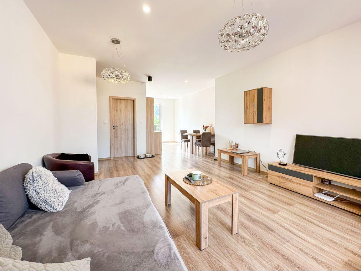 Prenájom | 2-izbový byt so zariadením a balkónom, KNM - Murgašova