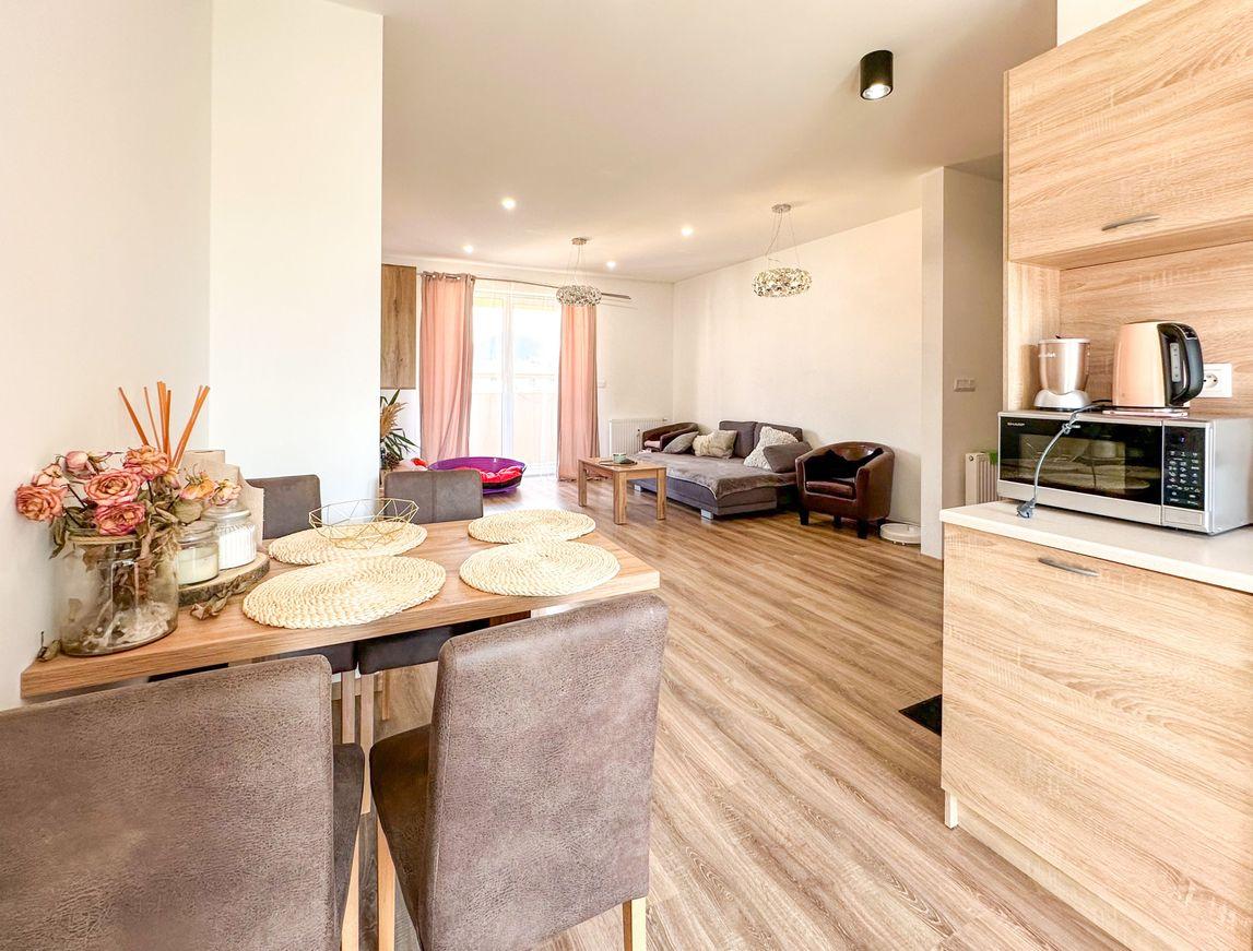 Prenájom | 2-izbový byt so zariadením a balkónom, KNM - Murgašova