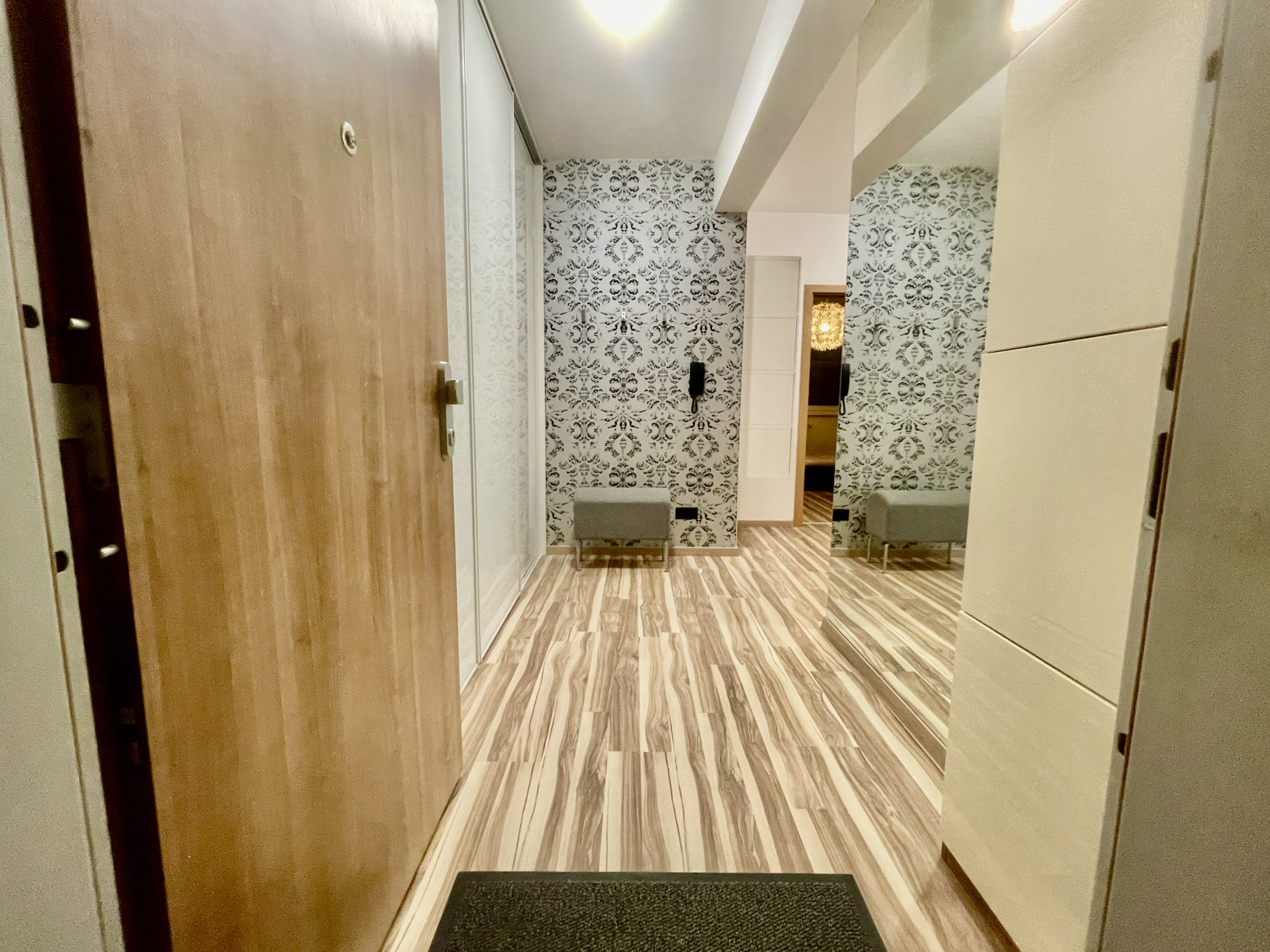 Priestranný 2i byt s parkovaním na prenájom – Kadnárova