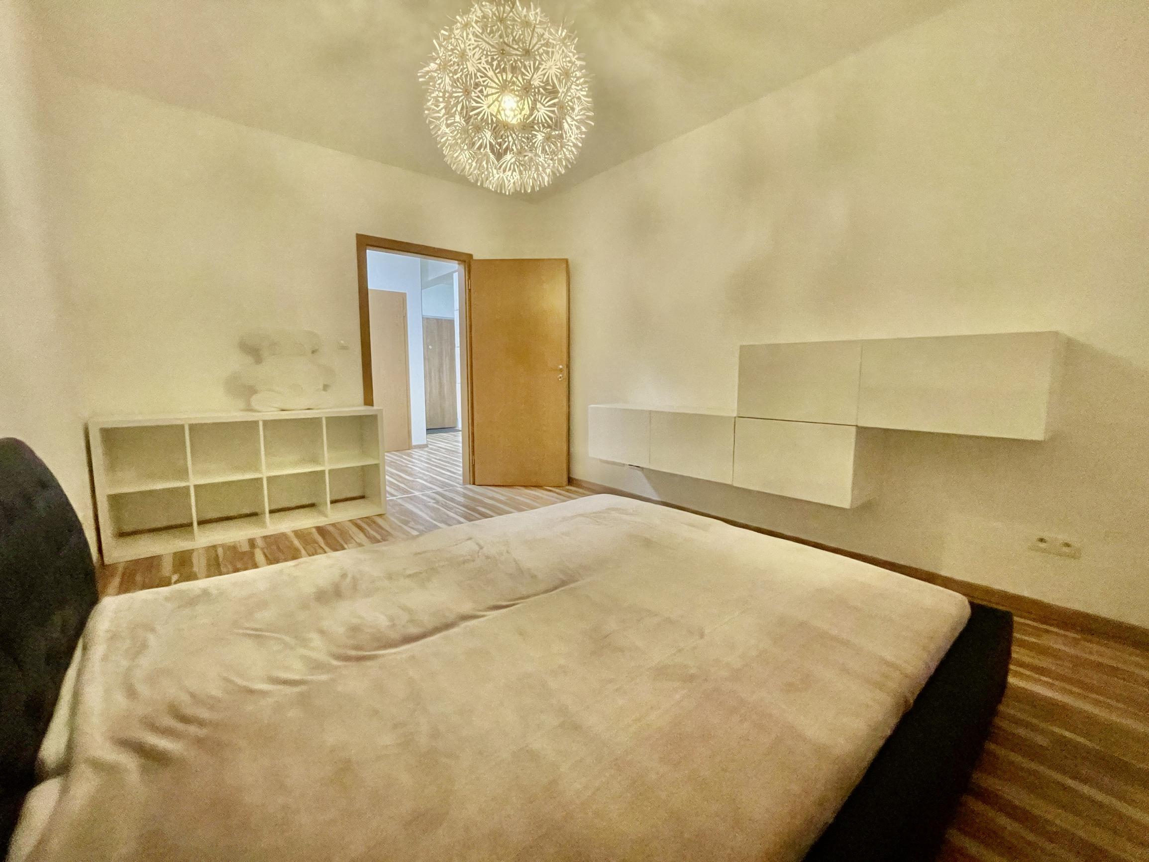 Priestranný 2i byt s parkovaním na prenájom – Kadnárova