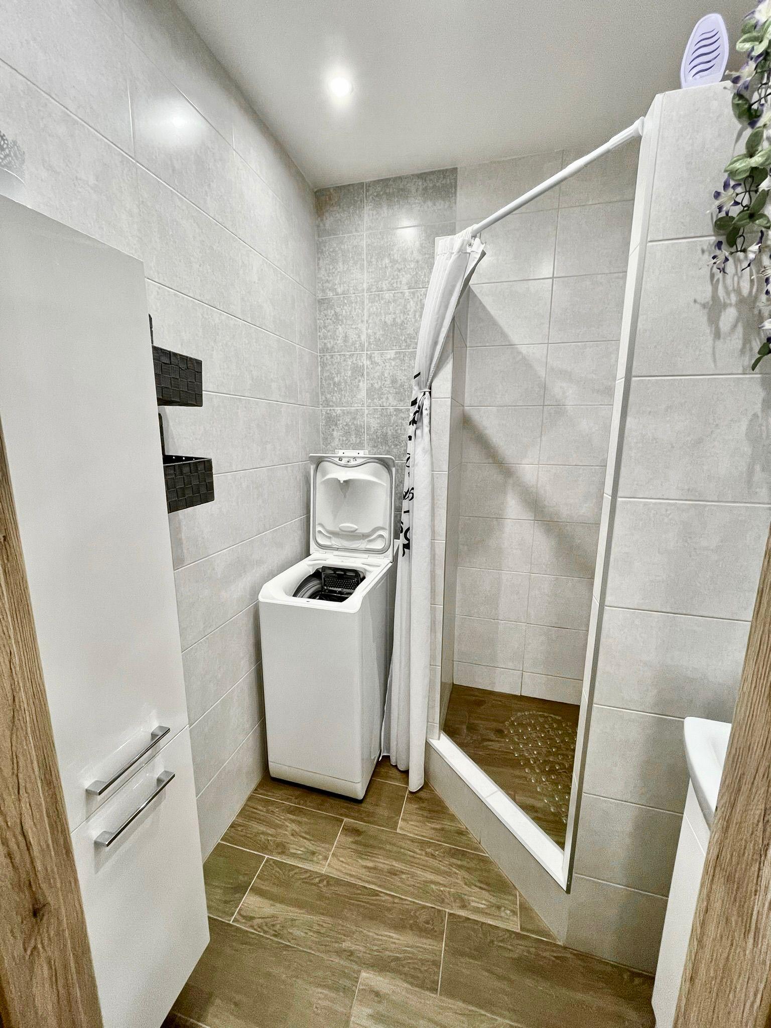 prenájom | moderný 1-izbový byt s balkónom na Strede