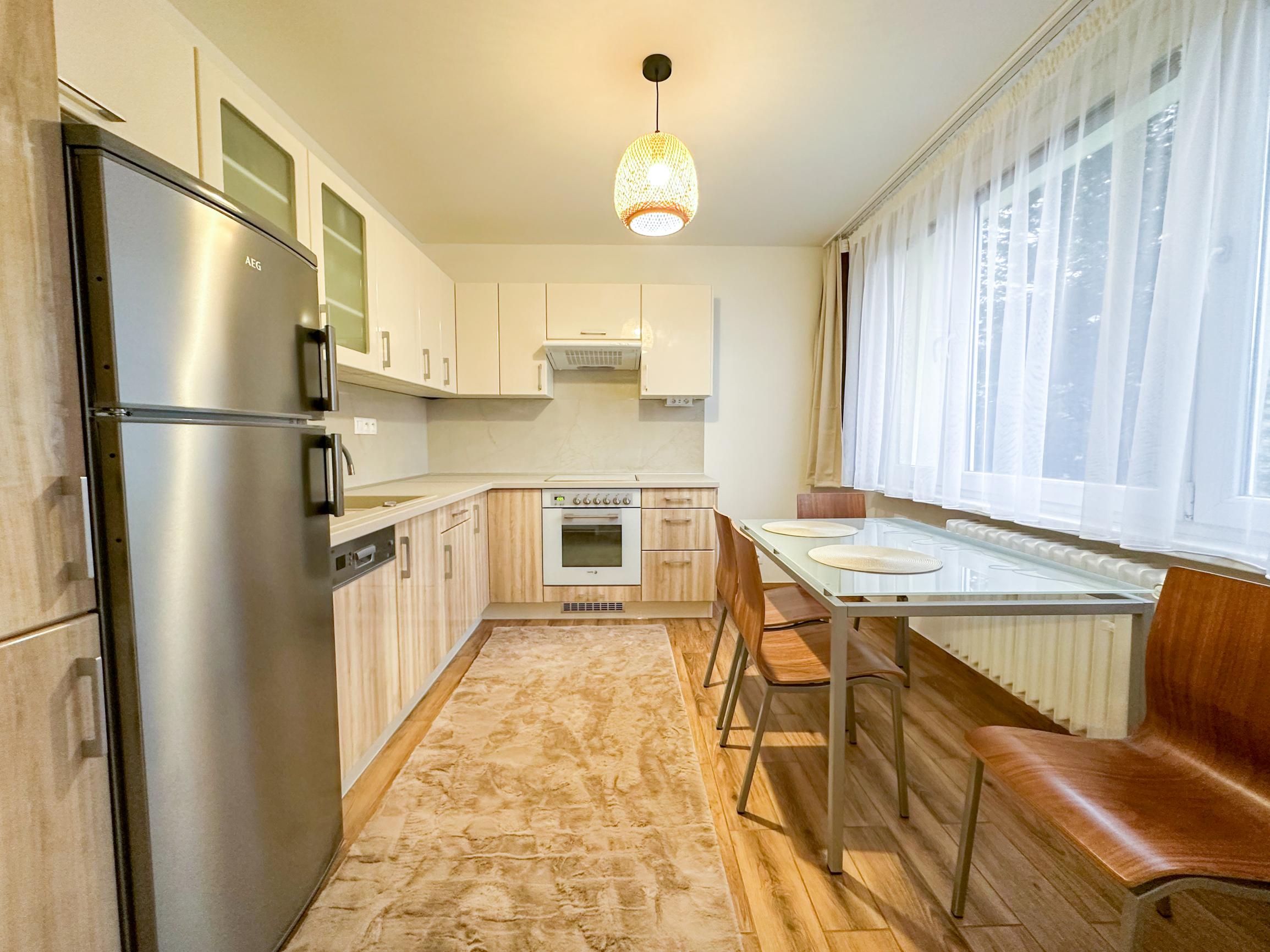 Prenájom | Moderný 2-izbový byt s loggiou, Martin - Jilemnického ulica