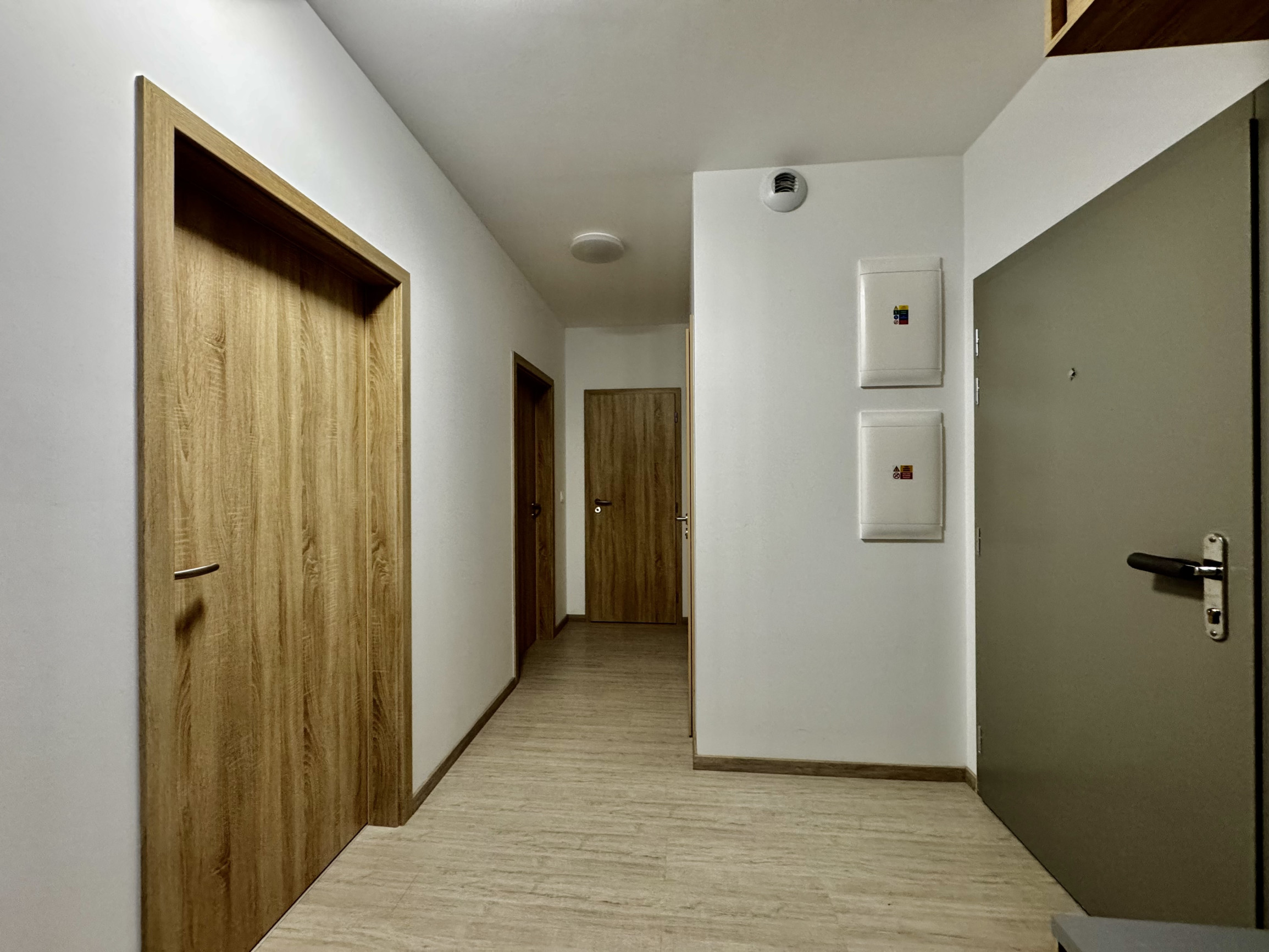 Prenájom | Štýlový a plne zariadený 3 izbový byt v Bratislave - lokalita Ružinov