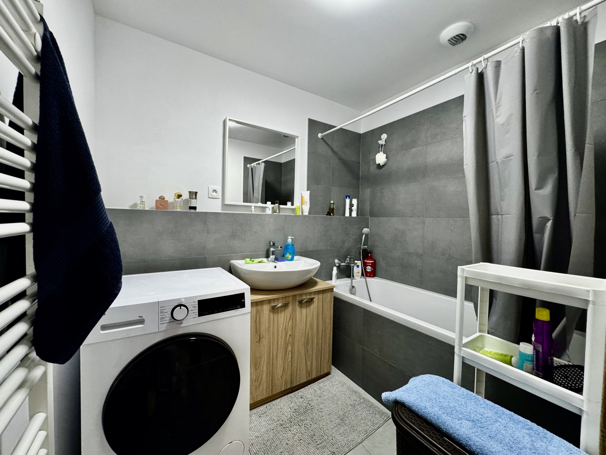 Prenájom | Štýlový a plne zariadený 3 izbový byt v Bratislave - lokalita Ružinov