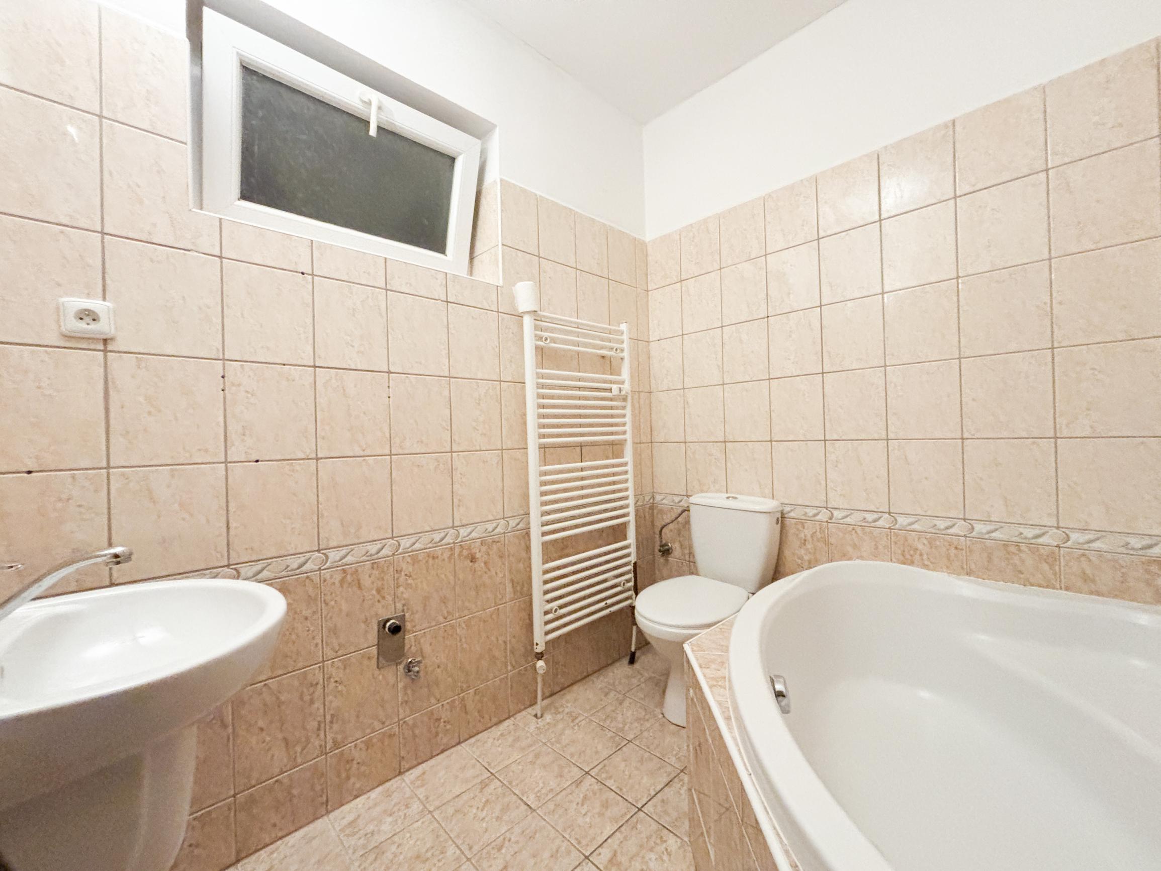 Prenájom | 2-izbovy byt s parkovaním, KNM