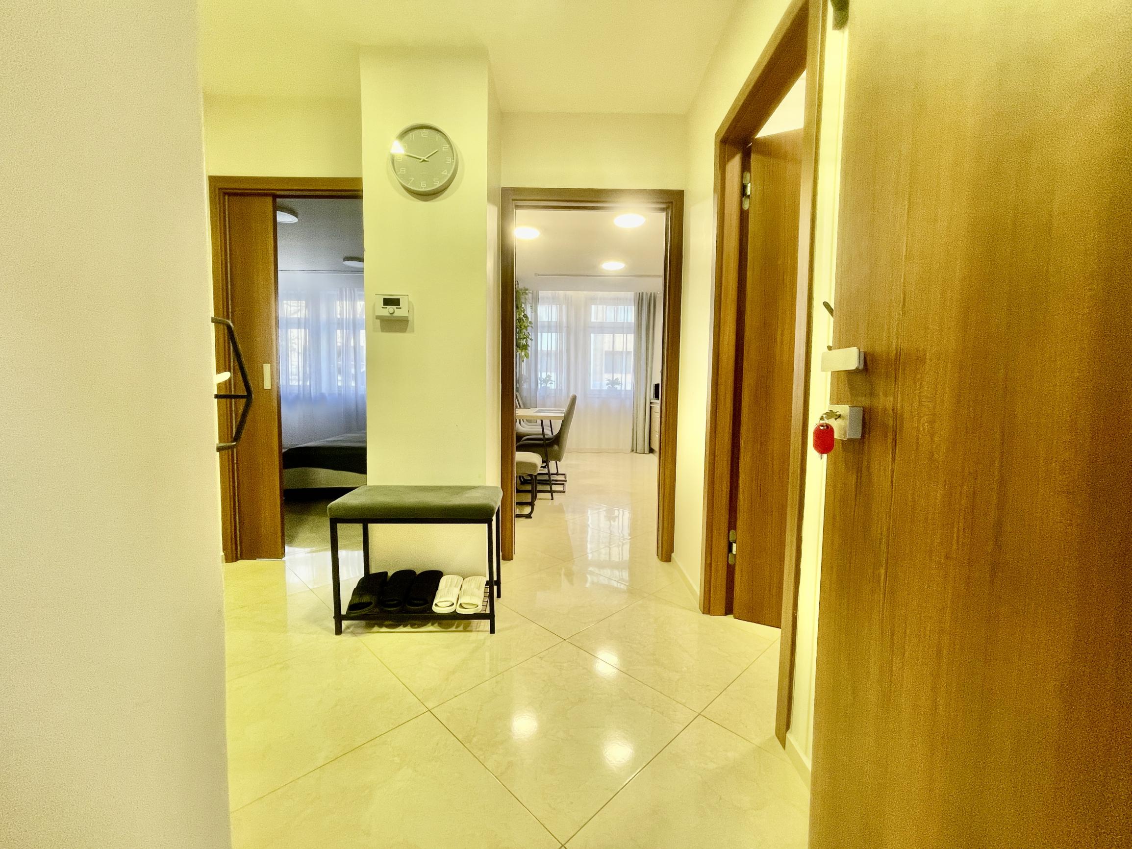 Prémiový 2-izbový byt na 2. poschodí s balkónom v centre BA