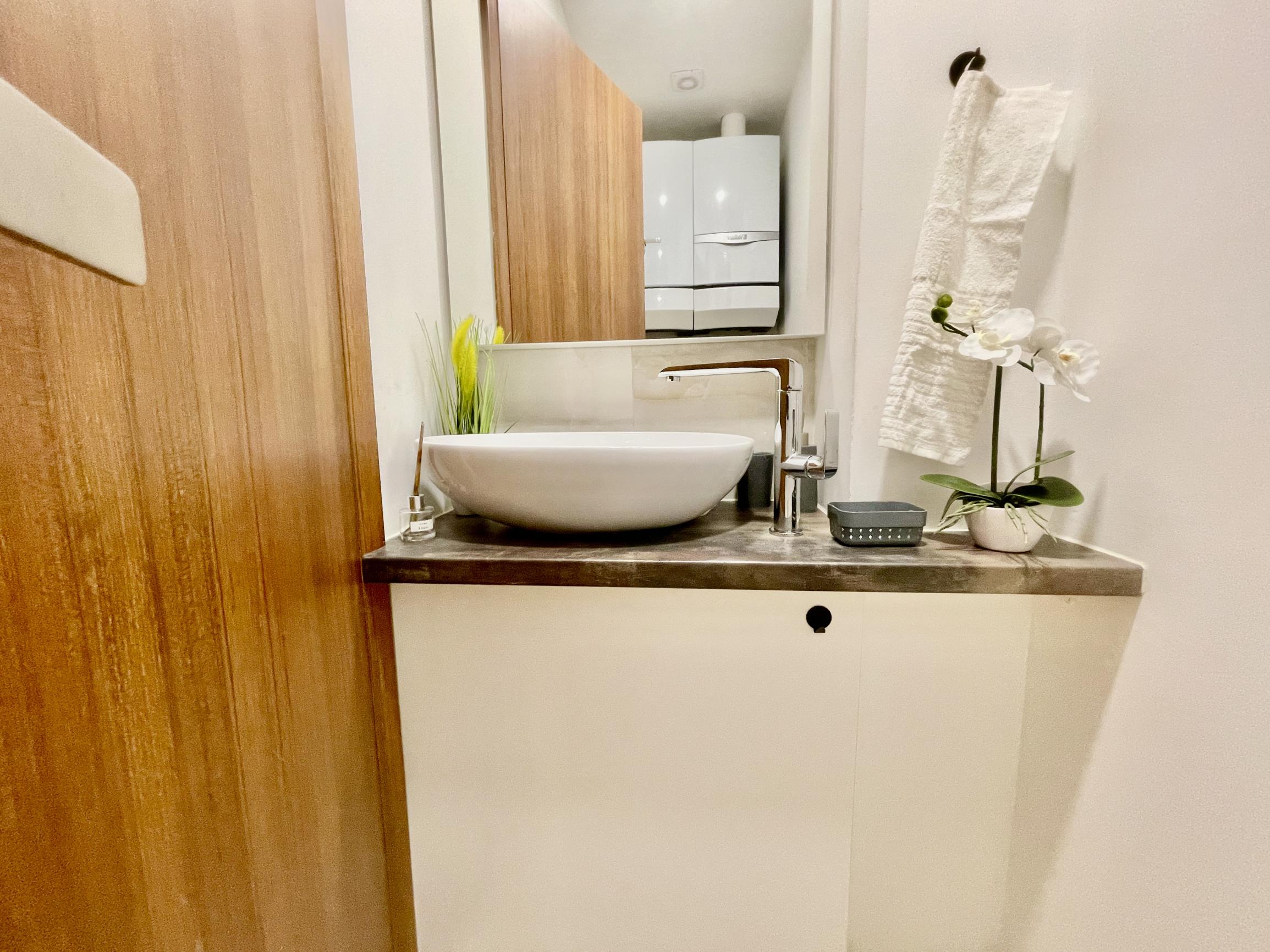 Prémiový 2-izbový byt na 2. poschodí s balkónom v centre BA