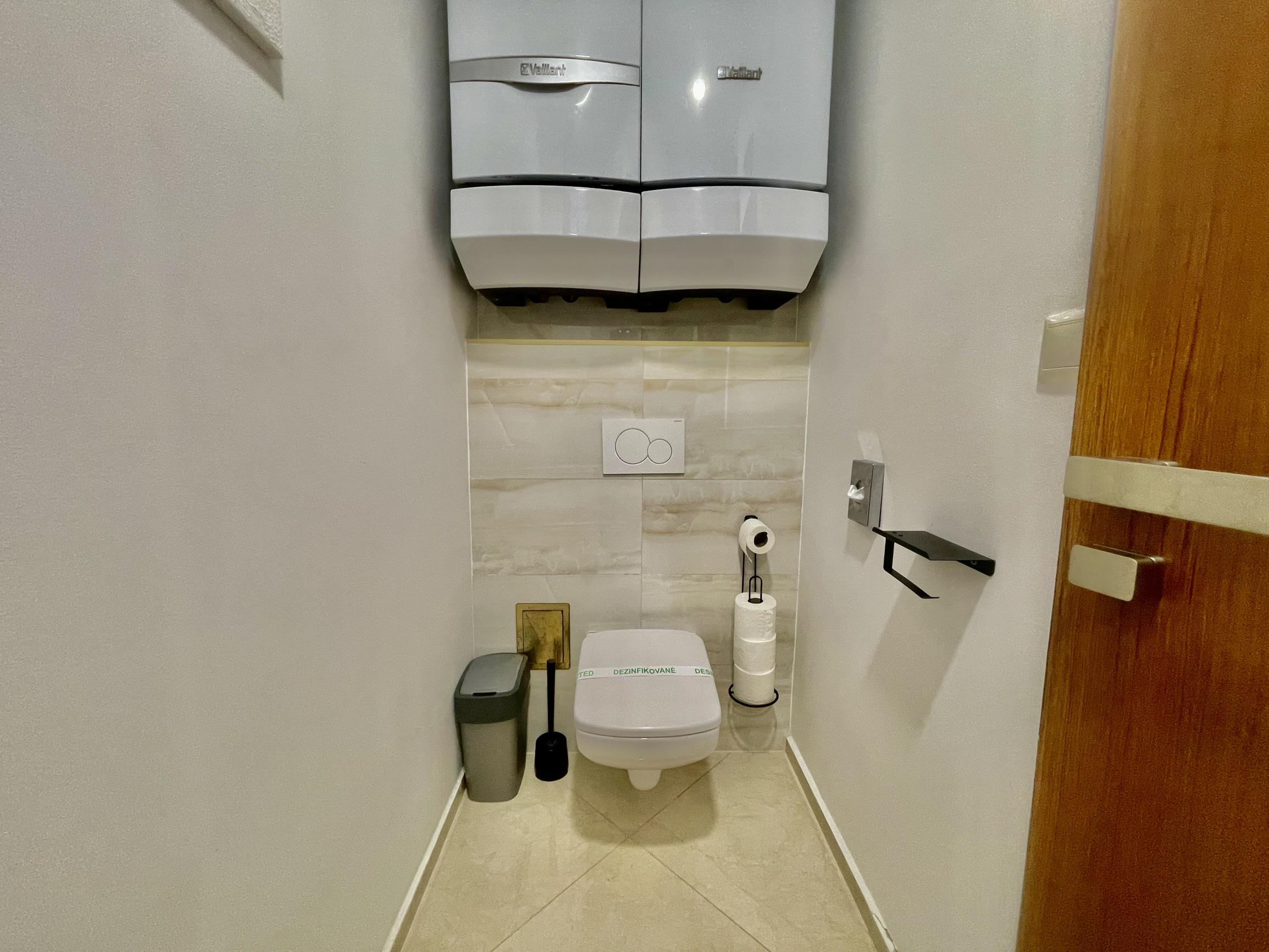 Prémiový 2-izbový byt na 2. poschodí s balkónom v centre BA