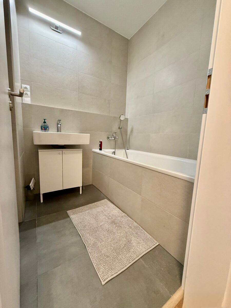 Prenájom 2 izbový byt - Bratislava - Devínska Nová Ves, M...