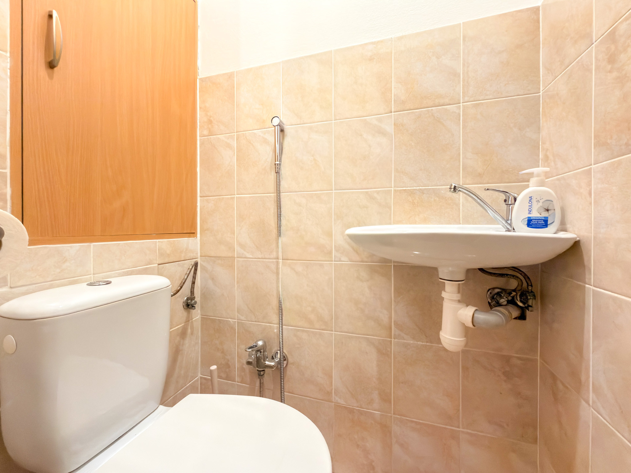 Predaj | Priestranný 2-izbový byt s parketami, Hlinská