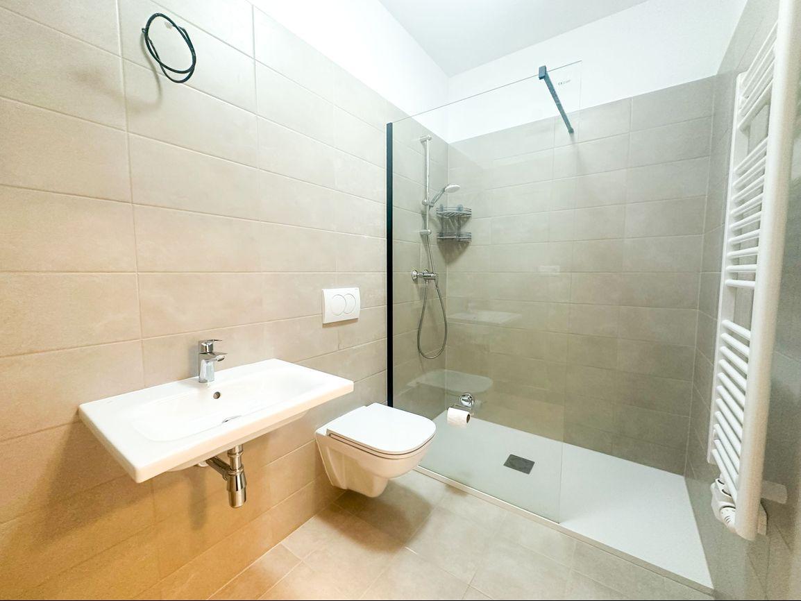 Prenájom | Moderná garsónka so zariadením a balkónom, KNM