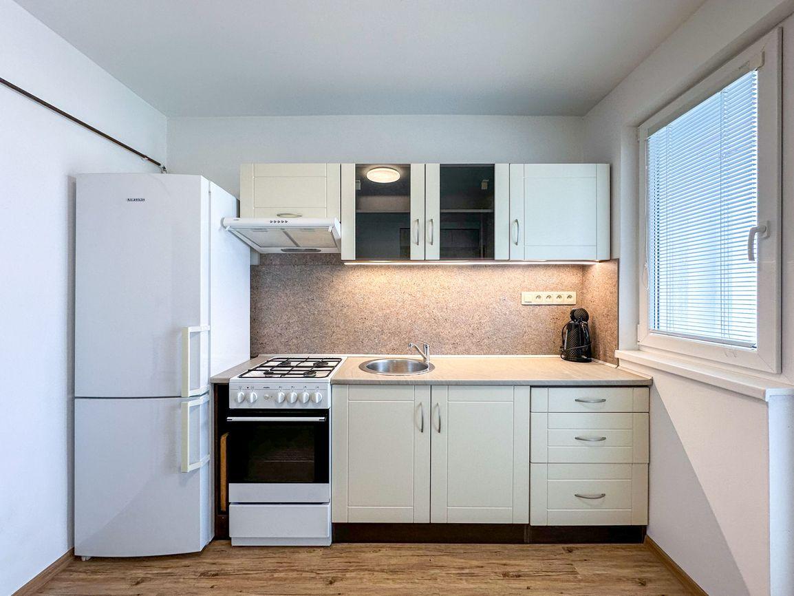 Prenájom | 2-izbový byt po rekonštrukcii s balkónom, Martin - Priekopa