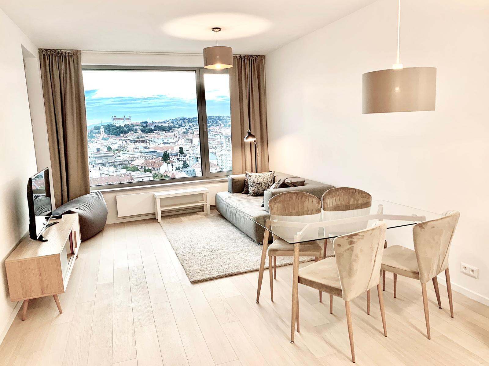 Prémiový 2-izbový byt Sky Park s výhľadom