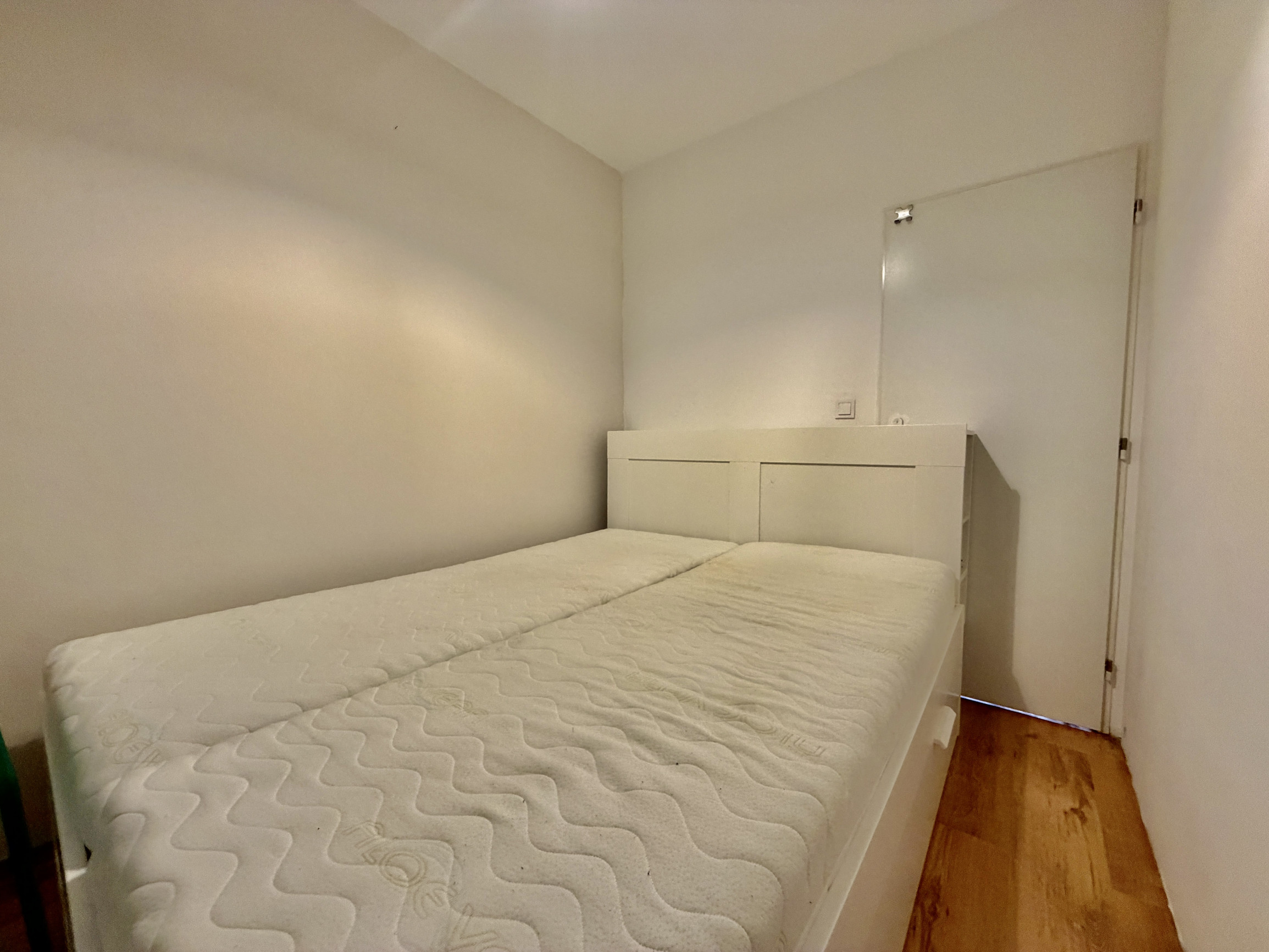 Prenájom 2 izbový byt s veľkým balkónom – Karlova Ves