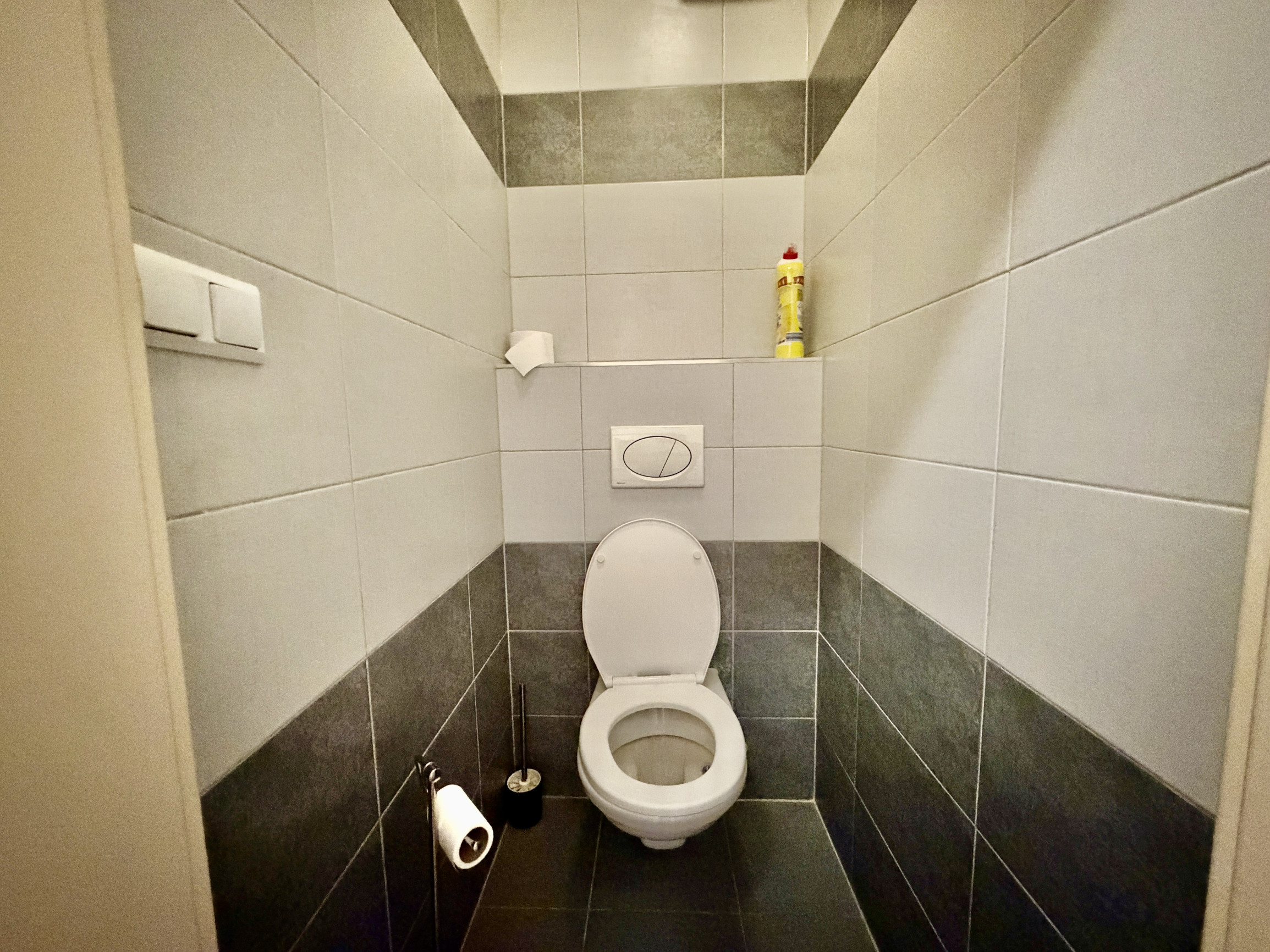 Prenájom 2 izbový byt s veľkým balkónom – Karlova Ves